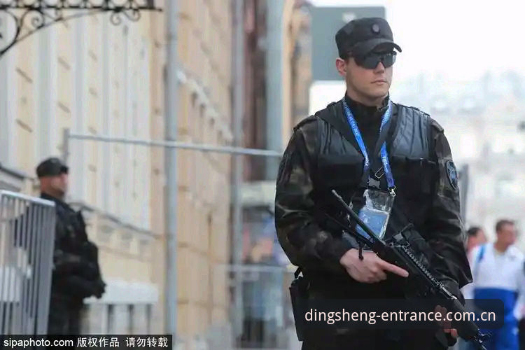 揭秘世界杯安保背后：为何本届仅三名英国警员赴美，鼎盛平台更新带你了解真相